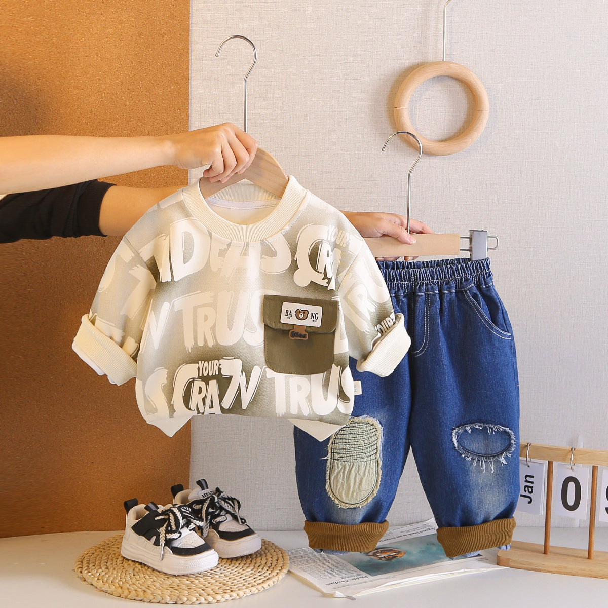 Children's Fashion Two-piece Korean Style Western Full Printed English Round Neck Children's Suit