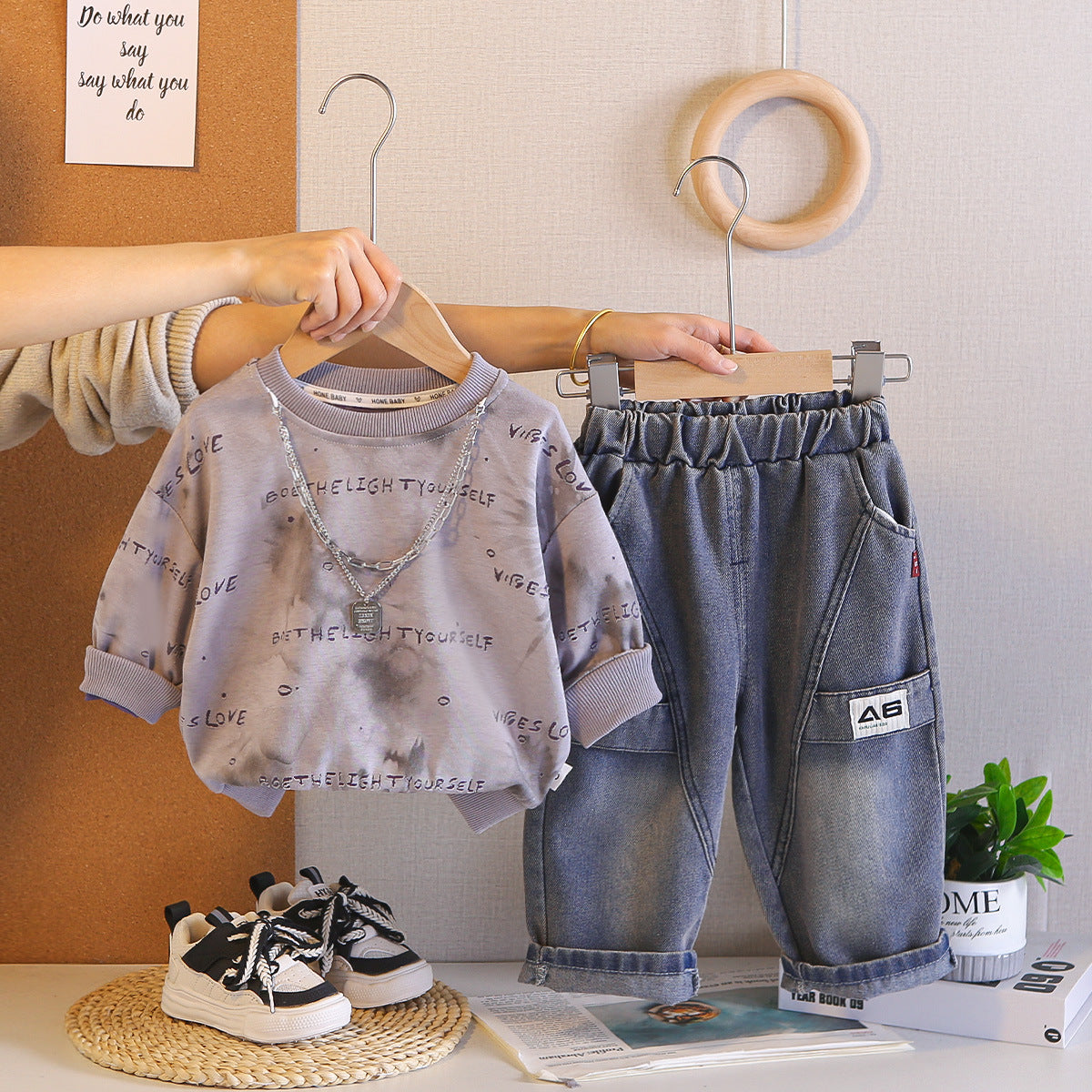 Children's Summer Printed Letters Necklace Round Neck Long Sleeve Children's Suit