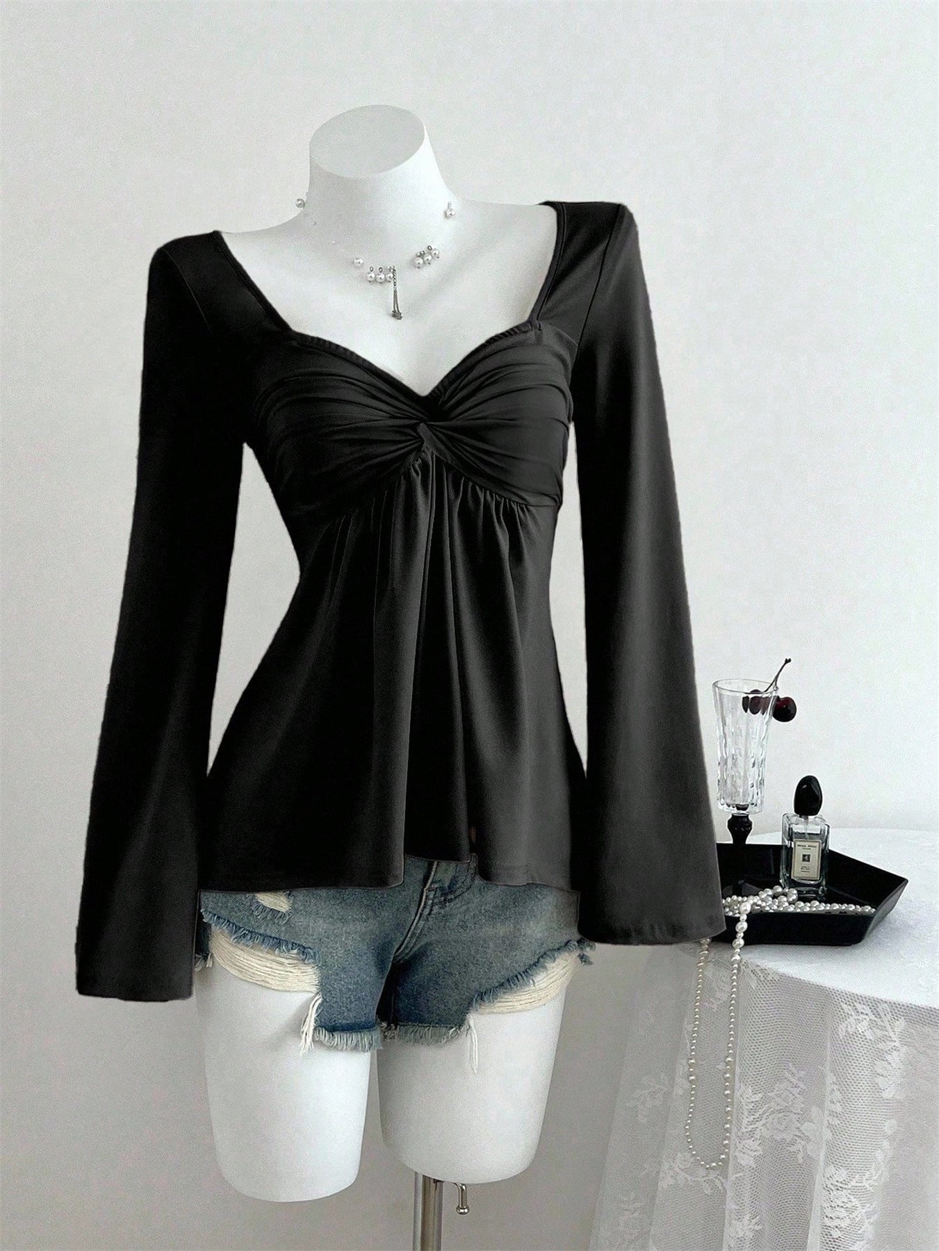 Women's French Style Design Chest Twist Fashionable Temperament Tops