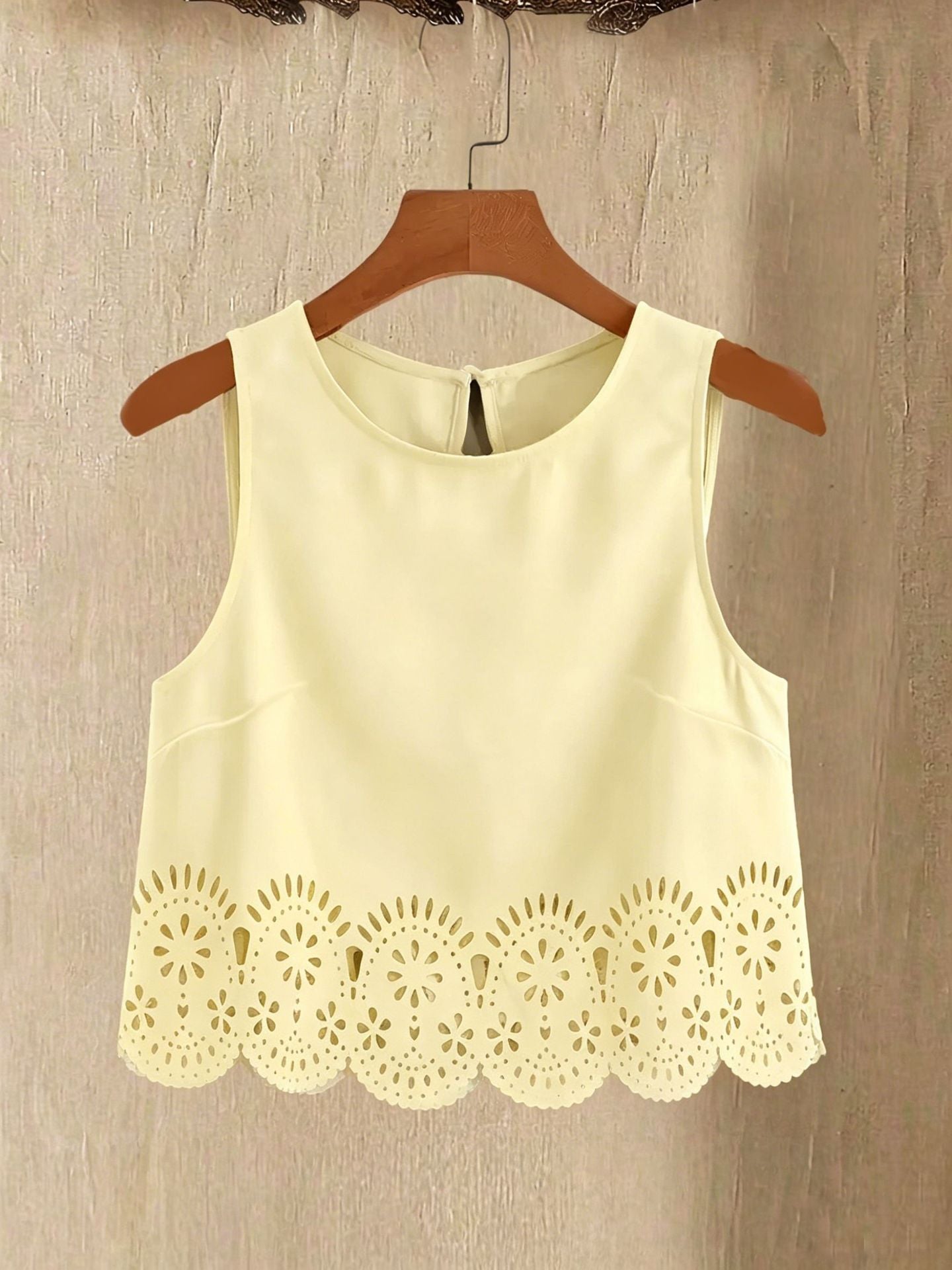 Casual Comfortable Women's Burnt-out Sleeveless Shirt Vests