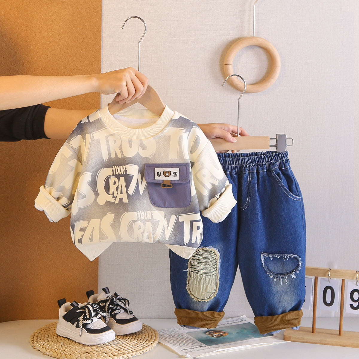 Children's Fashion Two-piece Korean Style Western Full Printed English Round Neck Children's Suit