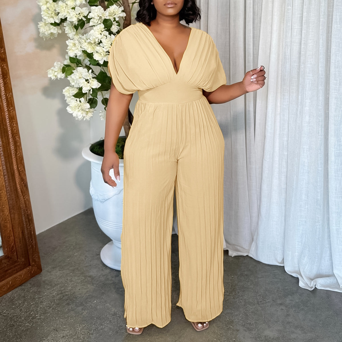Charming Women's Sexy Solid Color Pleated Casual Pants