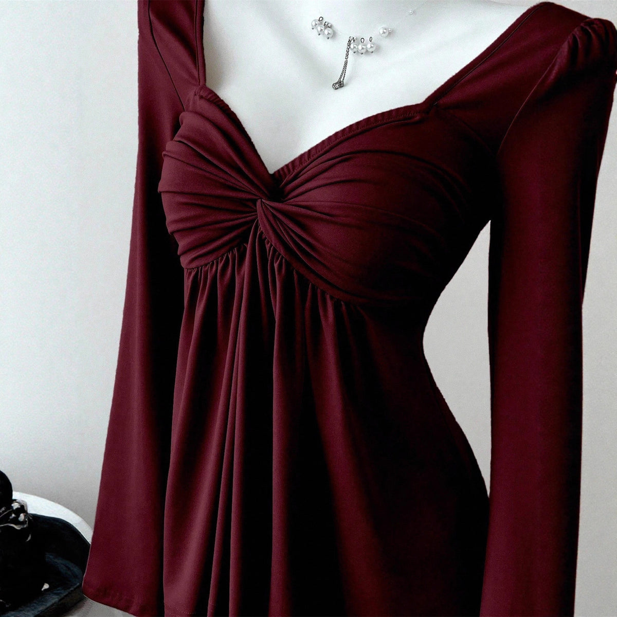 Women's French Style Design Chest Twist Fashionable Temperament Tops
