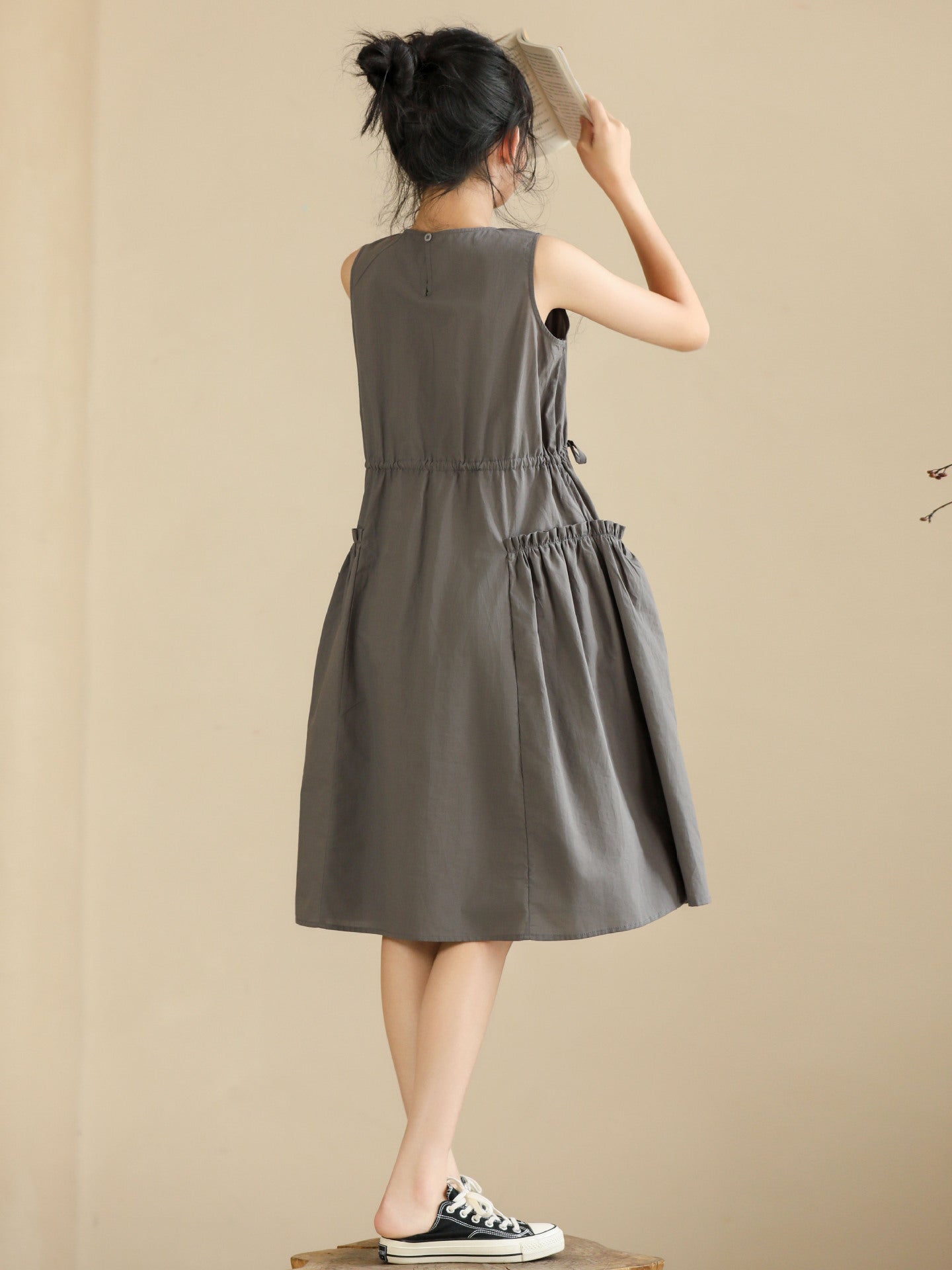 High-grade Gray Sleeveless Small Design Sense Children's Dress