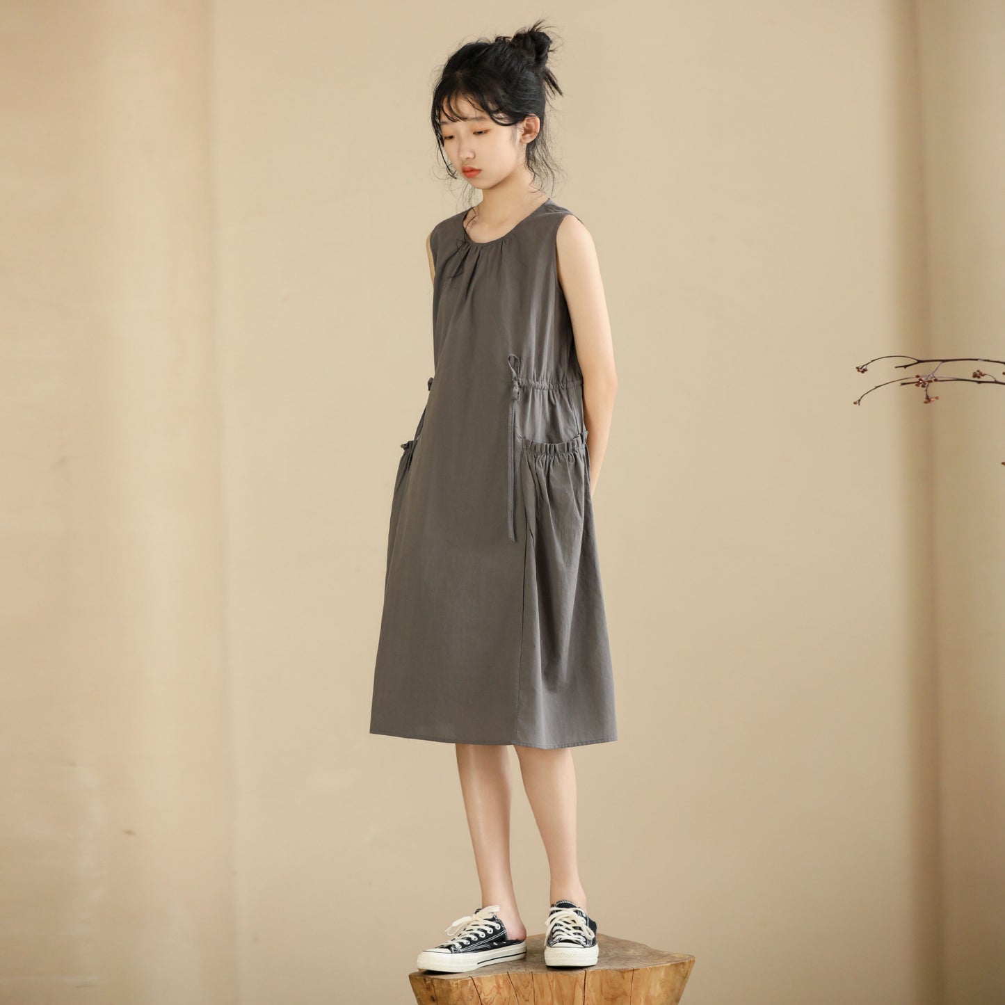 High-grade Gray Sleeveless Small Design Sense Children's Dress