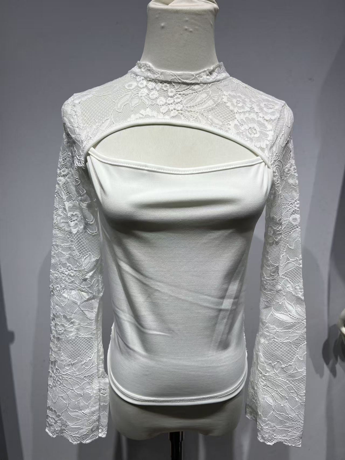 Sexy Hot Lace Stitching Design Bell Sleeve Slimming Women's T-shirt