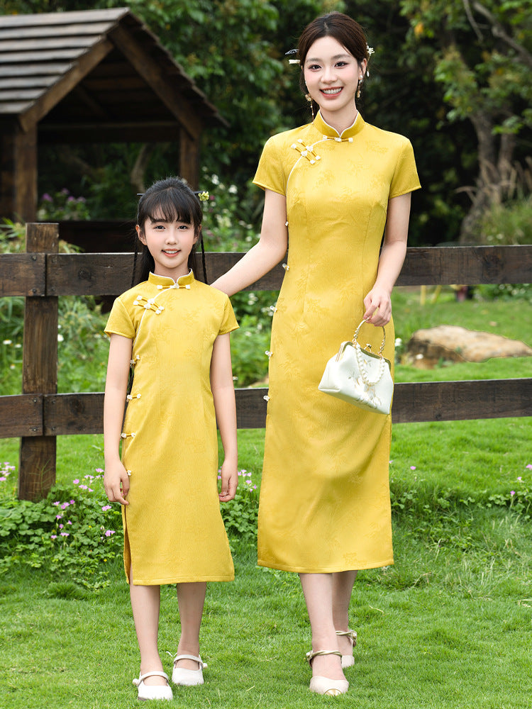 Of Three Or Four Pack Chinese Clothes Cheongsam For The Parent-child Outfit