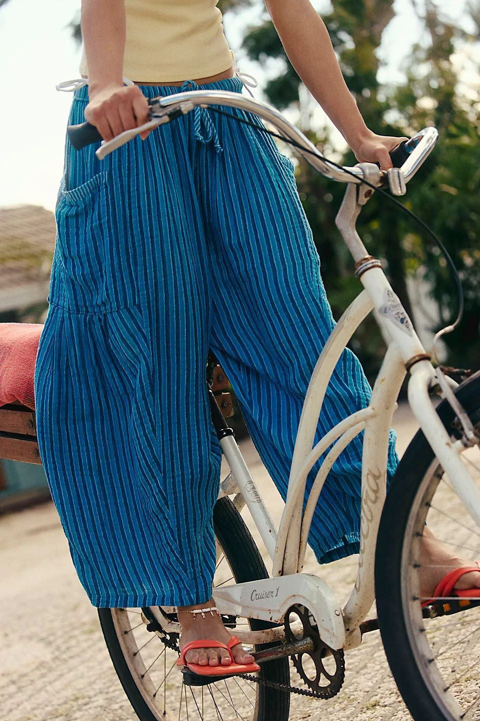 Women's Stripes Elastic Waist Cropped Pleated Breathable Casual Pants
