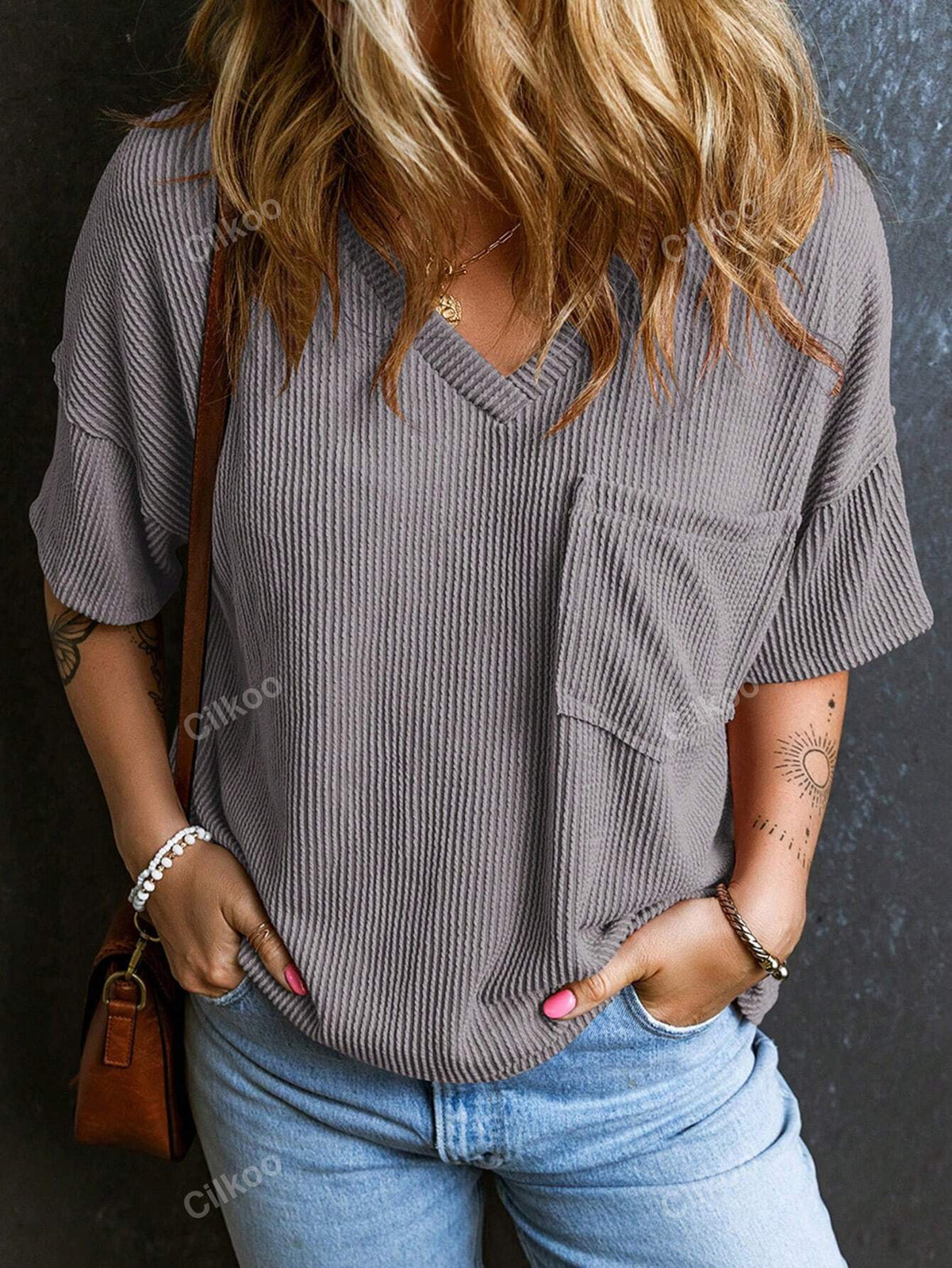 Women's Fashionable Two-color Twisted Pullover Short-sleeved For Women's T-shirt