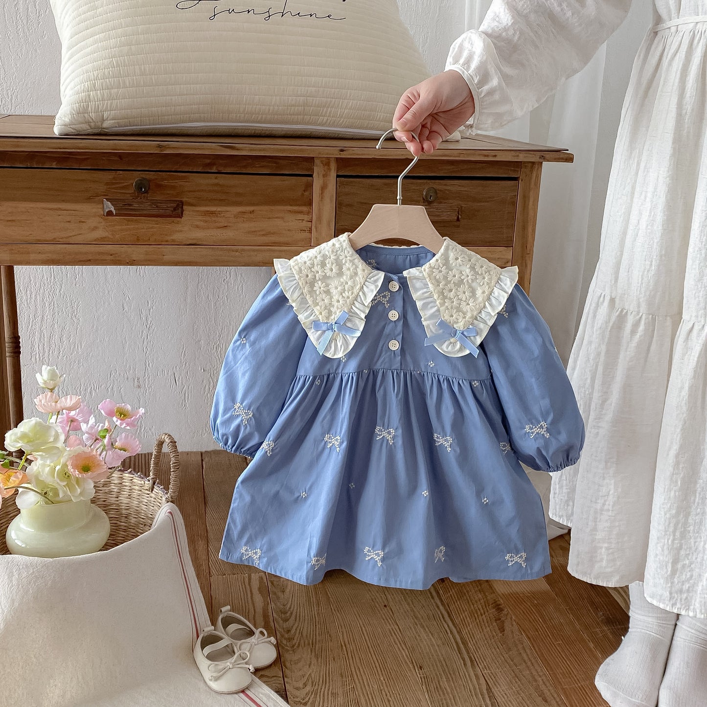 Children's Style Long Sleeve Bowknot Embroidered Princess Children's Dress