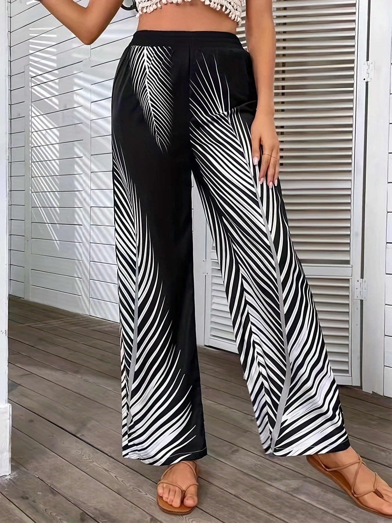 Women's Fashionable Elegant Striped Leaf Positioning Printed Casual Pants