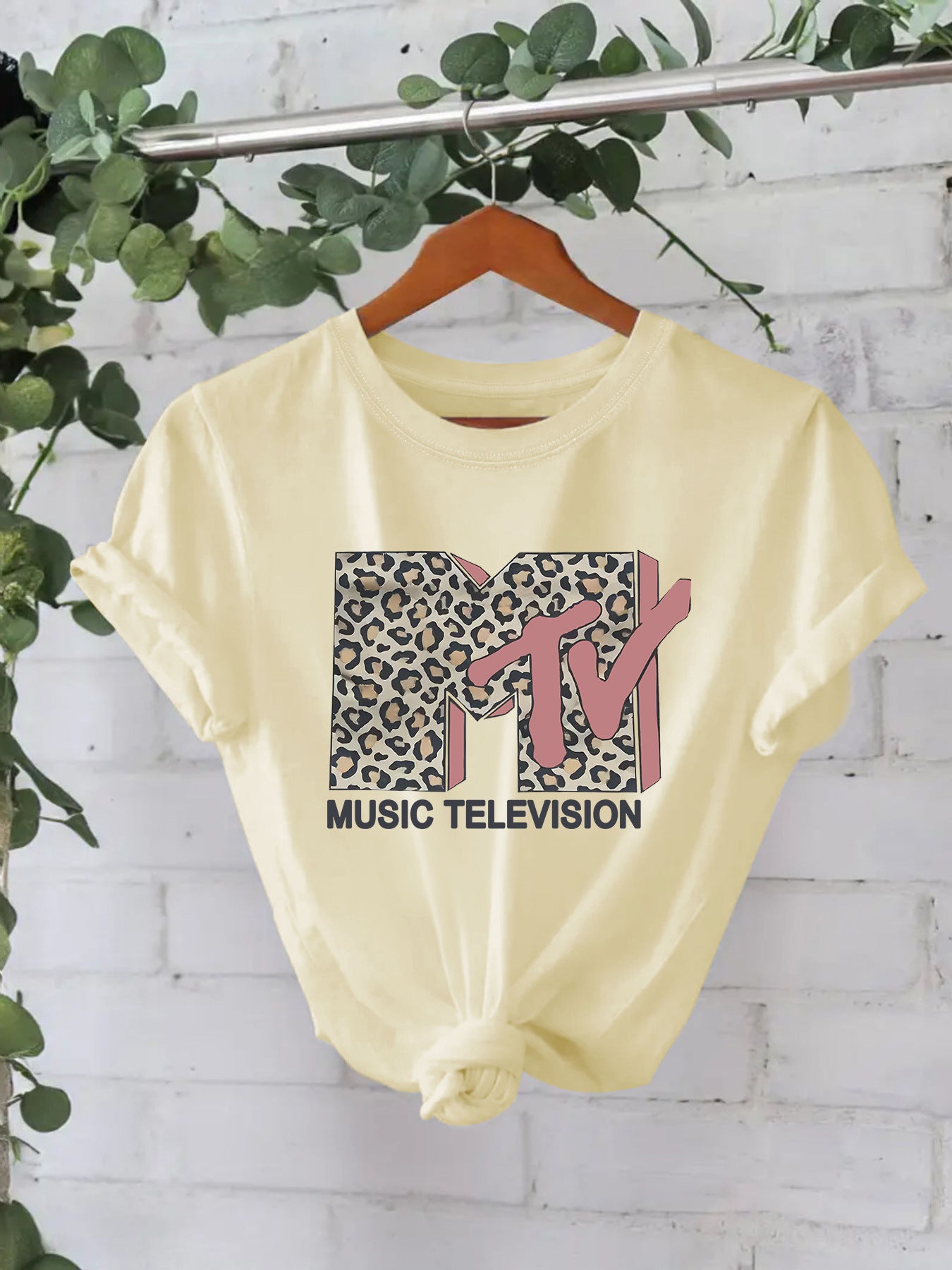 Classy Women's Letter Print Fashion Cotton Women's T-shirt
