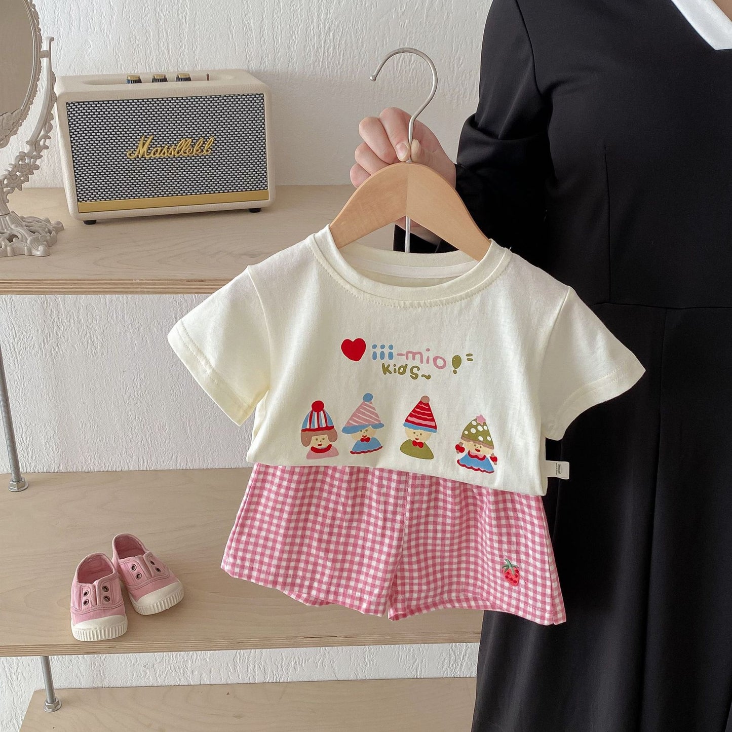 Children's Clothing Super Cute T-shirt Plaid Shorts Two-piece Children's Suit