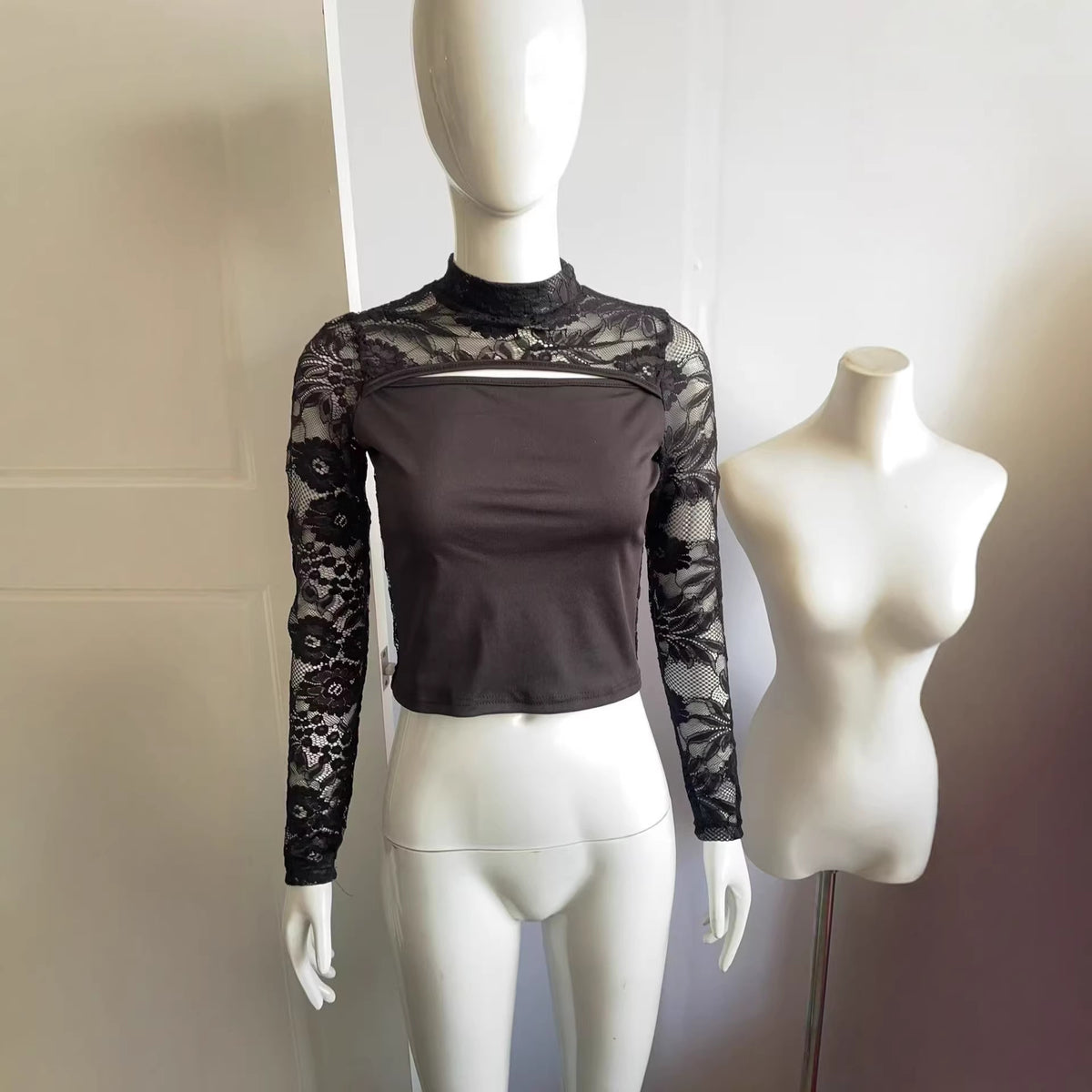 Sexy Hot Lace Stitching Design Bell Sleeve Slimming Women's T-shirt