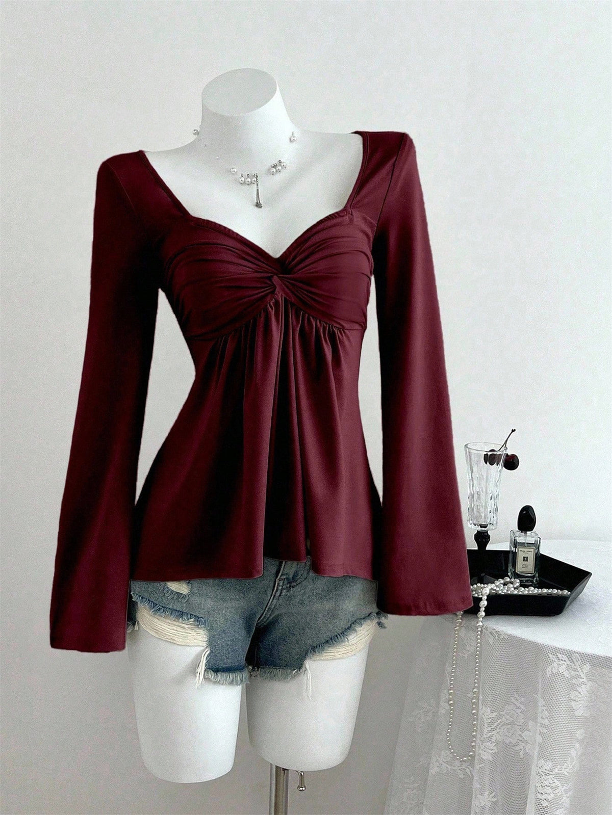 Women's French Style Design Chest Twist Fashionable Temperament Tops