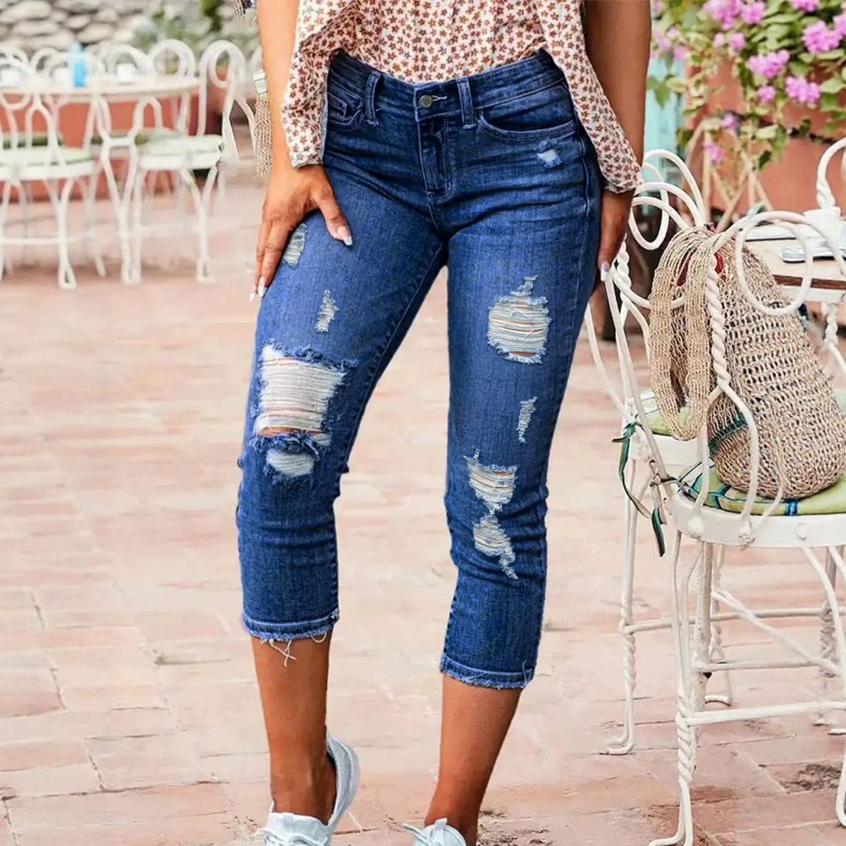 Women's Hole Design Hip Lifting Slimming Stretch Jeans