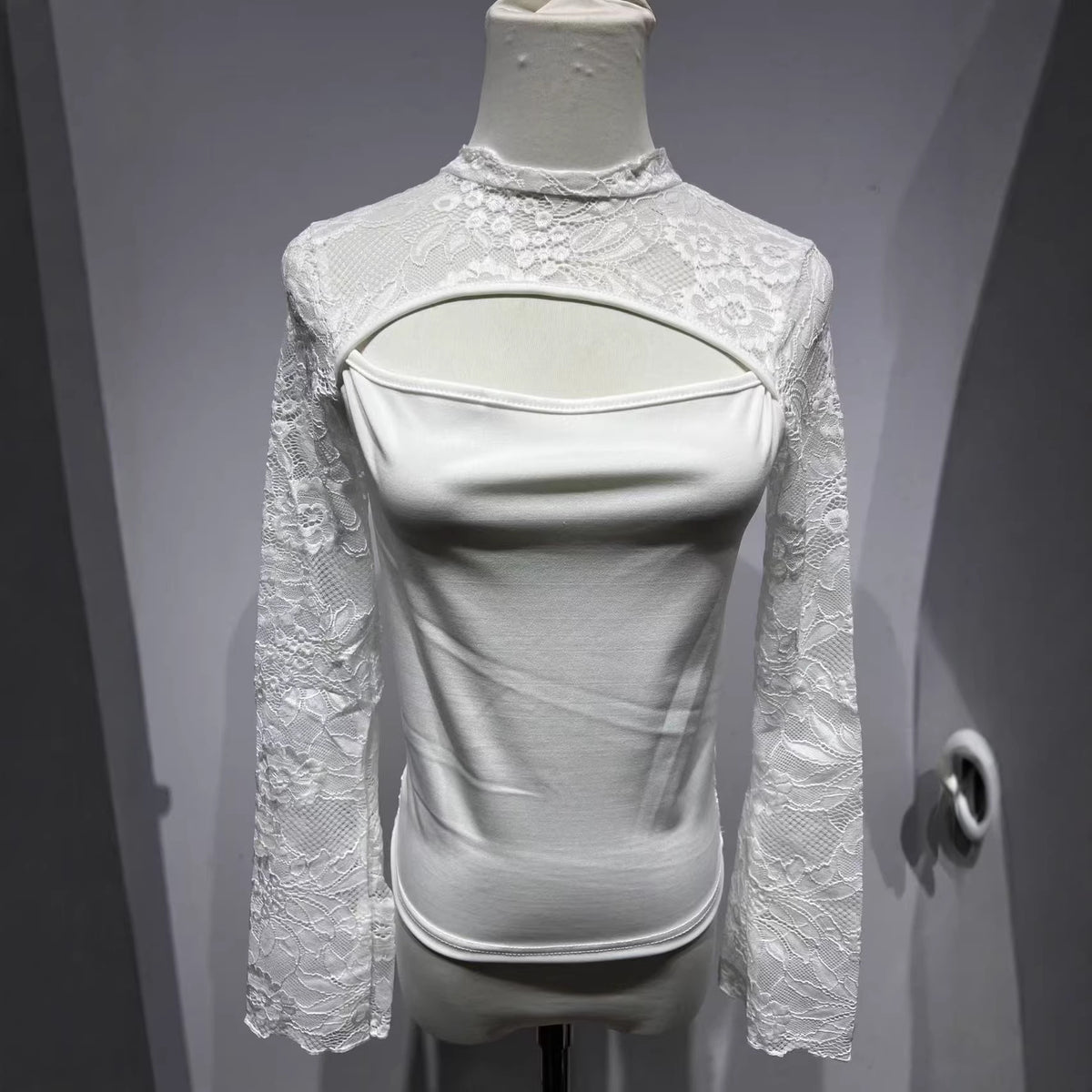 Sexy Hot Lace Stitching Design Bell Sleeve Slimming Women's T-shirt