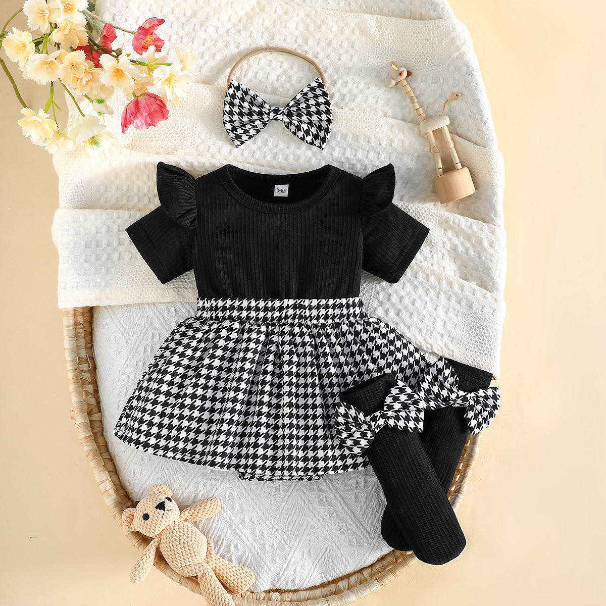 Sunken Stripe Flounced Sleeve Romper Same Color Jumpsuit, Climbing Suit