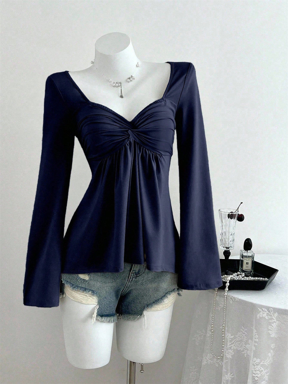 Women's French Style Design Chest Twist Fashionable Temperament Tops
