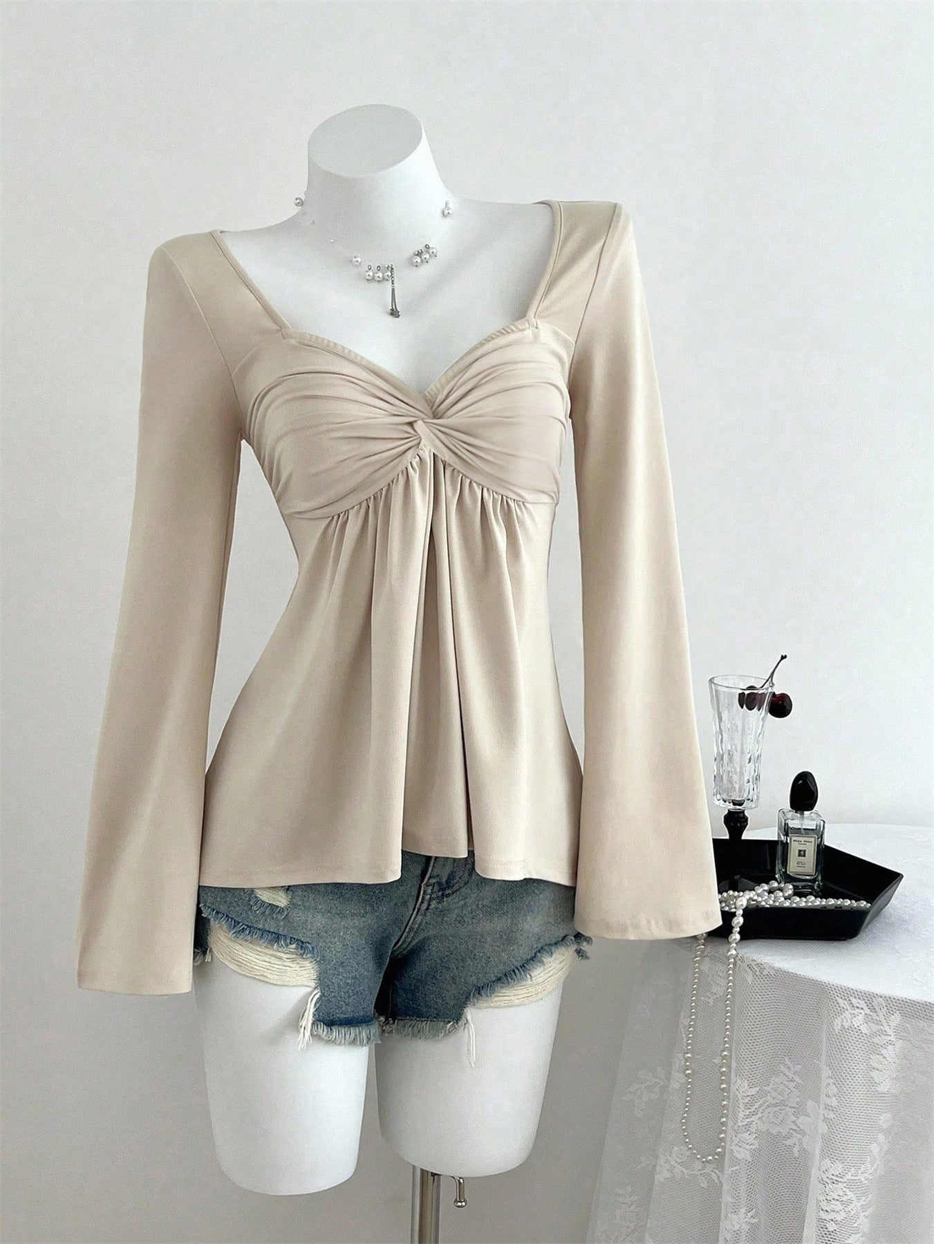 Women's French Style Design Chest Twist Fashionable Temperament Tops